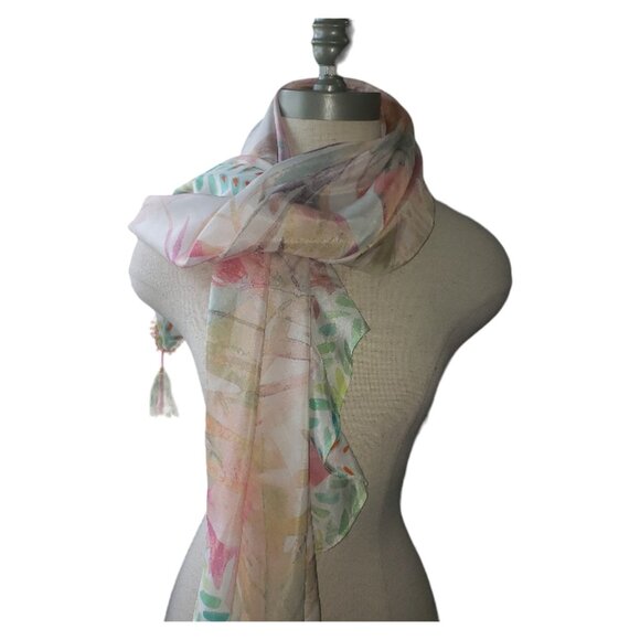 CT1585 Vismaya  Floral Pastel 100% Silk Scarf/Wrap with Tassels and Fringe - Picture 4 of 7